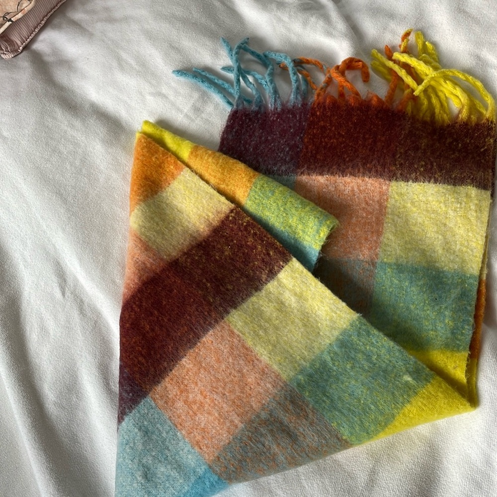 Multicolor blanket scarf